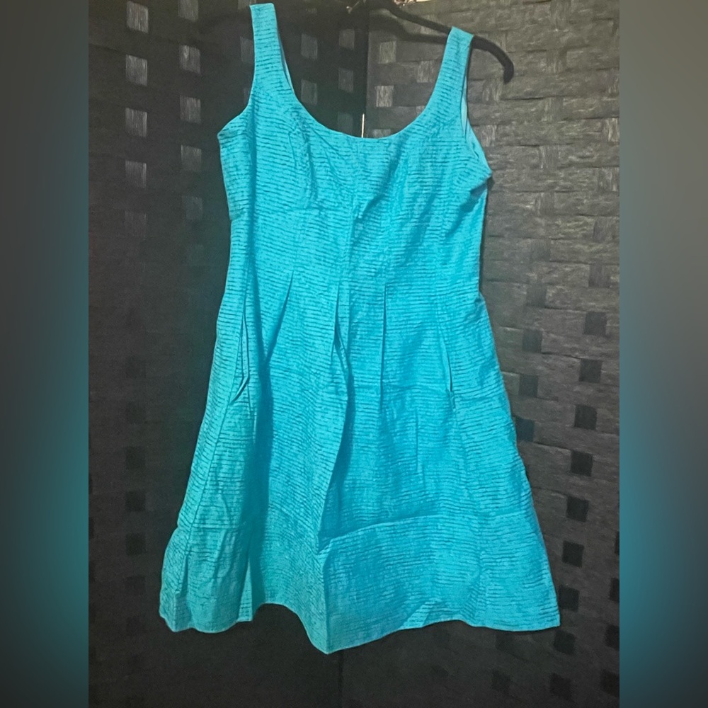 Nine West Size 6 Fit & Flare Blue ShimmerTextured Striped Dress with pockets!